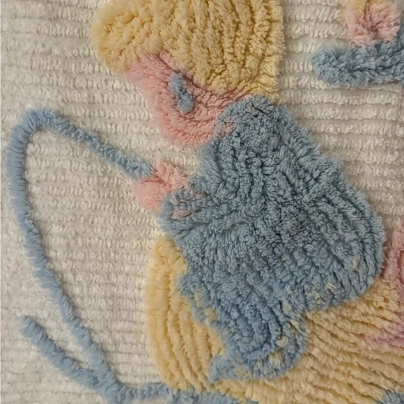 Vintage EUC chenille baby blanket/crib spread